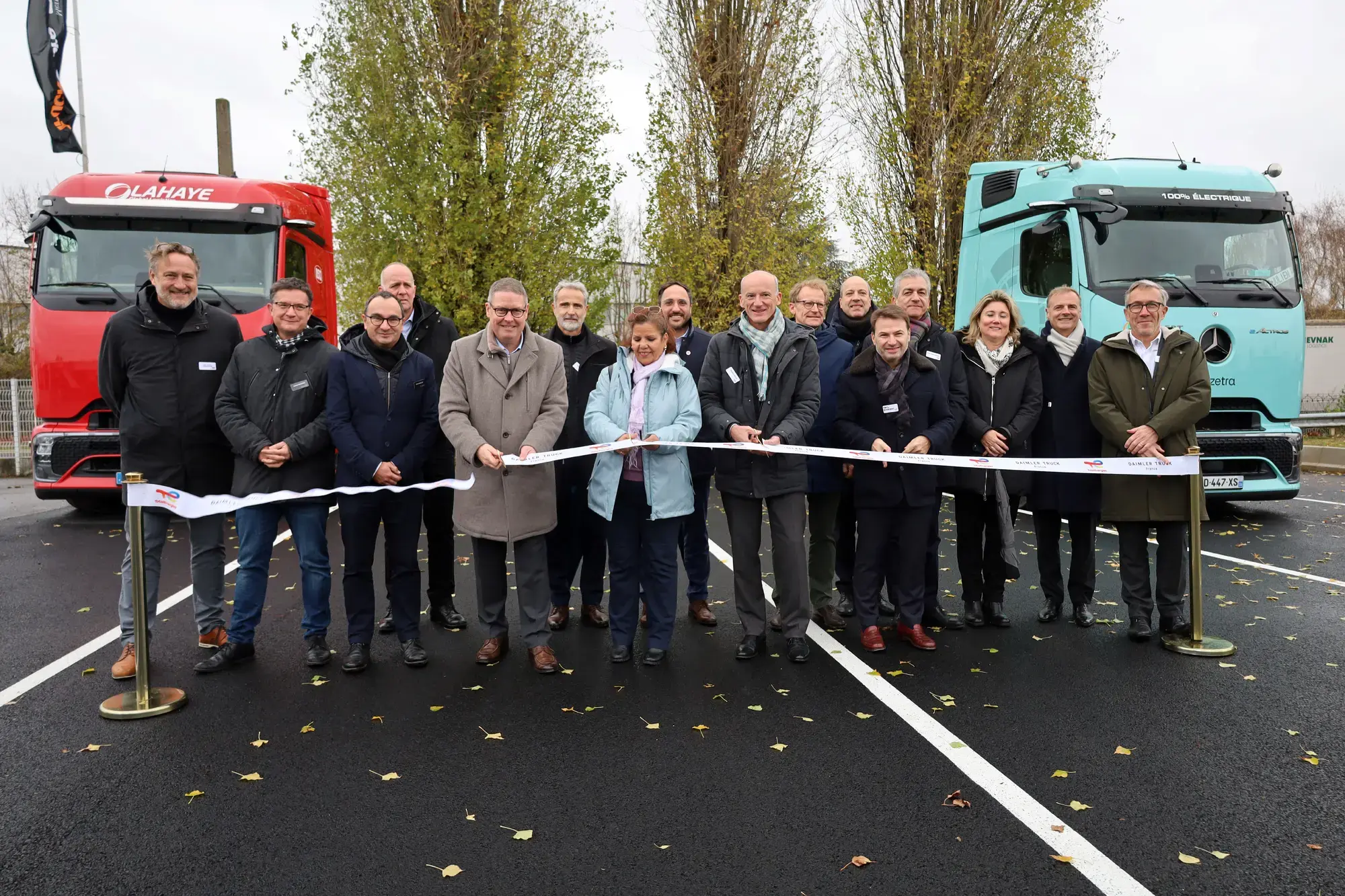 dépôt semi-public de recharge pour poids lourds électriques