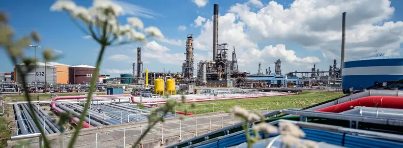 algemeen beeld zeeland refinery_1360_500