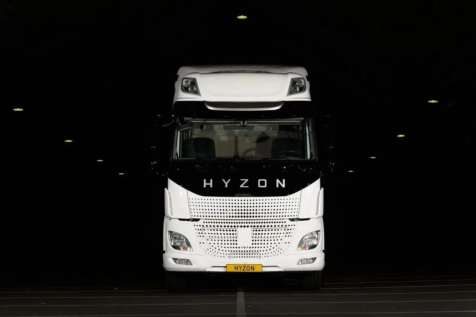2021_hyzon_truck.jpg