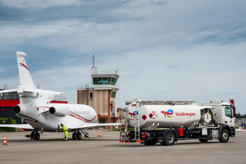 Station d'avitaillement TotalEnergies à l'aéroport de Valence