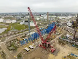 grue de 1 700 tonnes