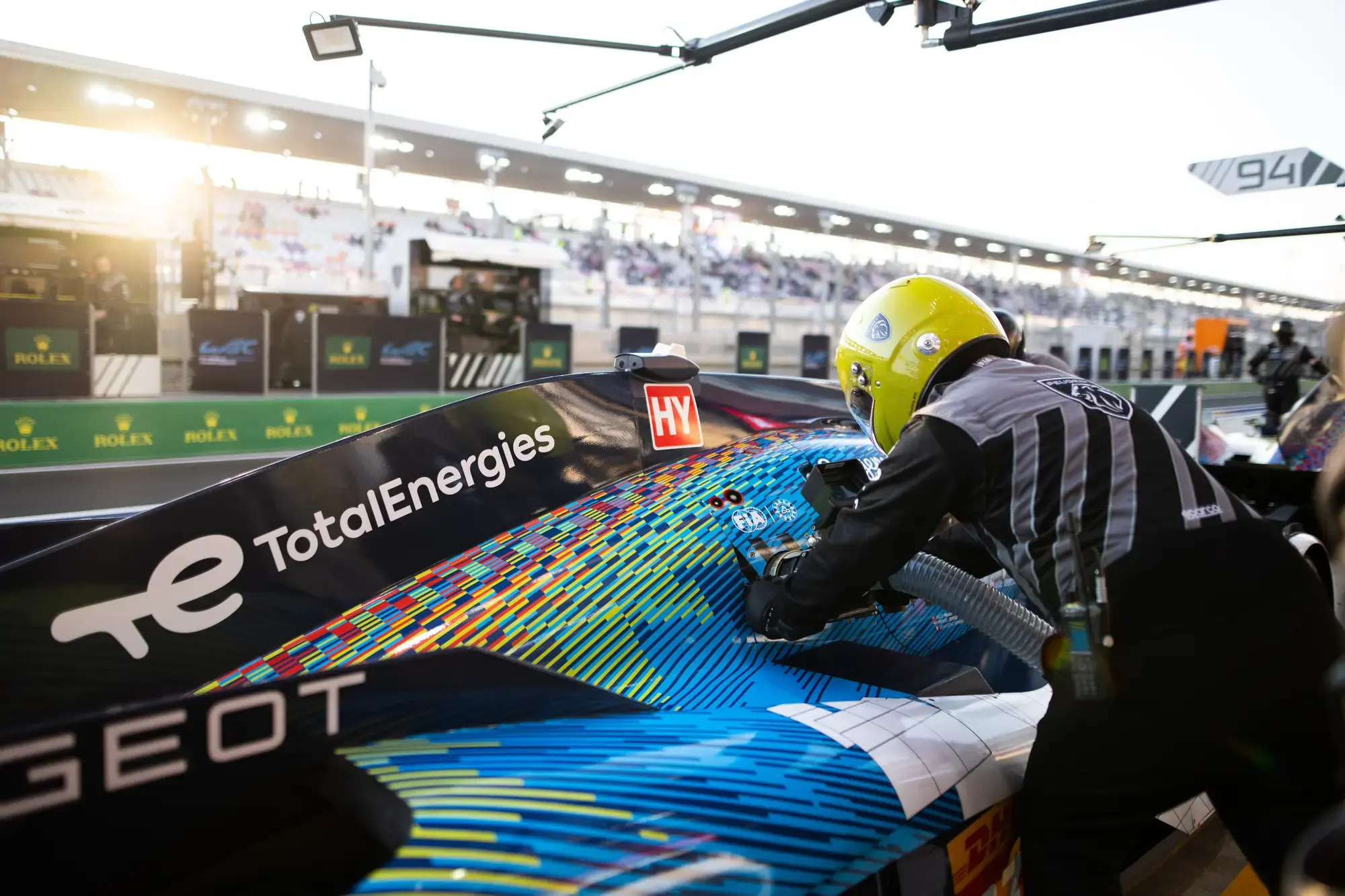 TotalEnergies FIA WEC Peugeot9x8 Motorsport Hypercar Peugeot Racing Pioneering Performance Again World Endurance Championship Transición Energética Aceite De Motor Cambio De Aceite Hypercar LeMans24