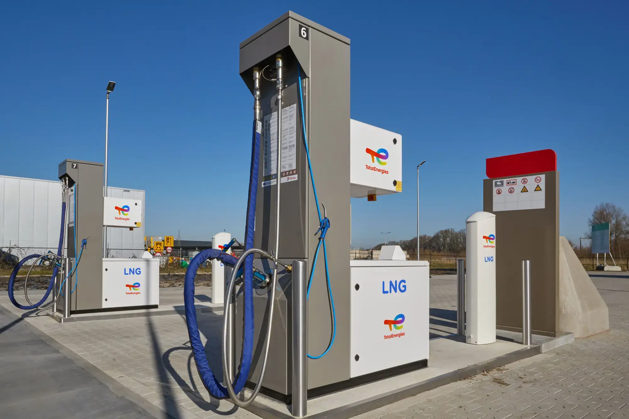 LNG station.jpg
