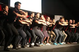 Les lauréats Réseau Entreprendre Rhône 2016 puisent l'énergie du Haka