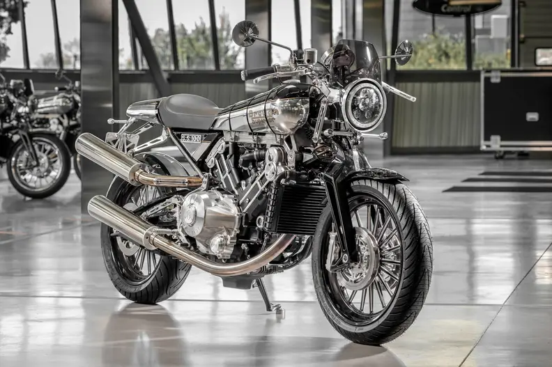 moto_broughsuperior_photo