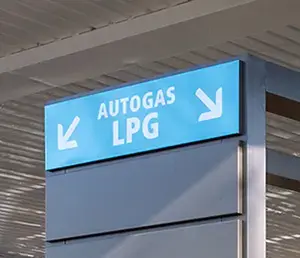 Autogas Aufschrift an einer Tankstelle