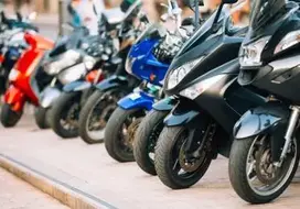 ¿Por qué es importante cambiar el aceite de moto?
