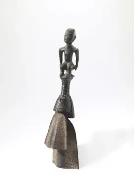 La main de fer des forgerons africains