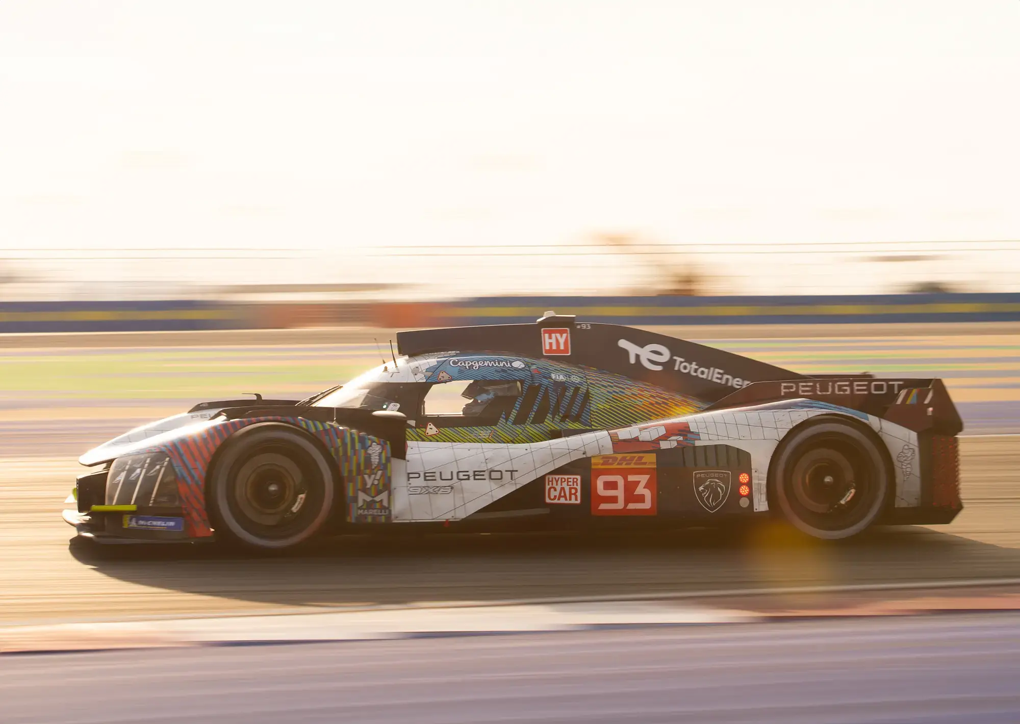 TotalEnergies junto al Peugeot Hypercar en el World Endurance Championship