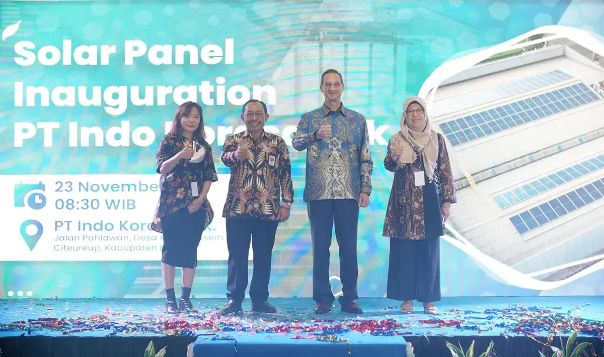 representatives of TotalEnergies ENEOS and Indo Kordsa at the solar panel inauguration ceremony