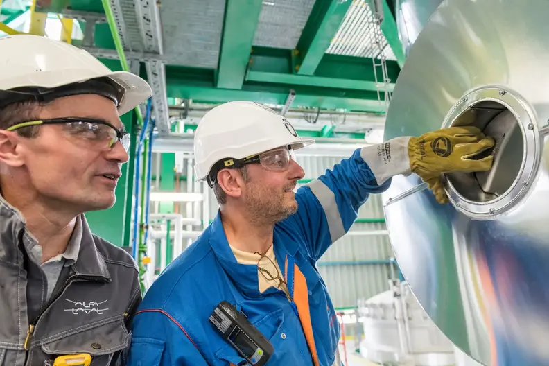 Follow-up of the reconversion worksite of the Total platform of La Mède