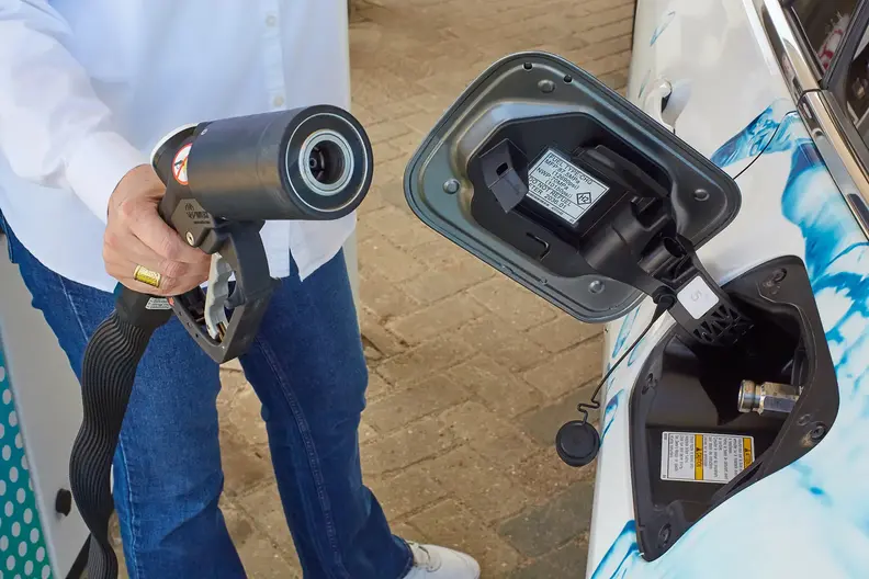 nozzle for gaseous h2