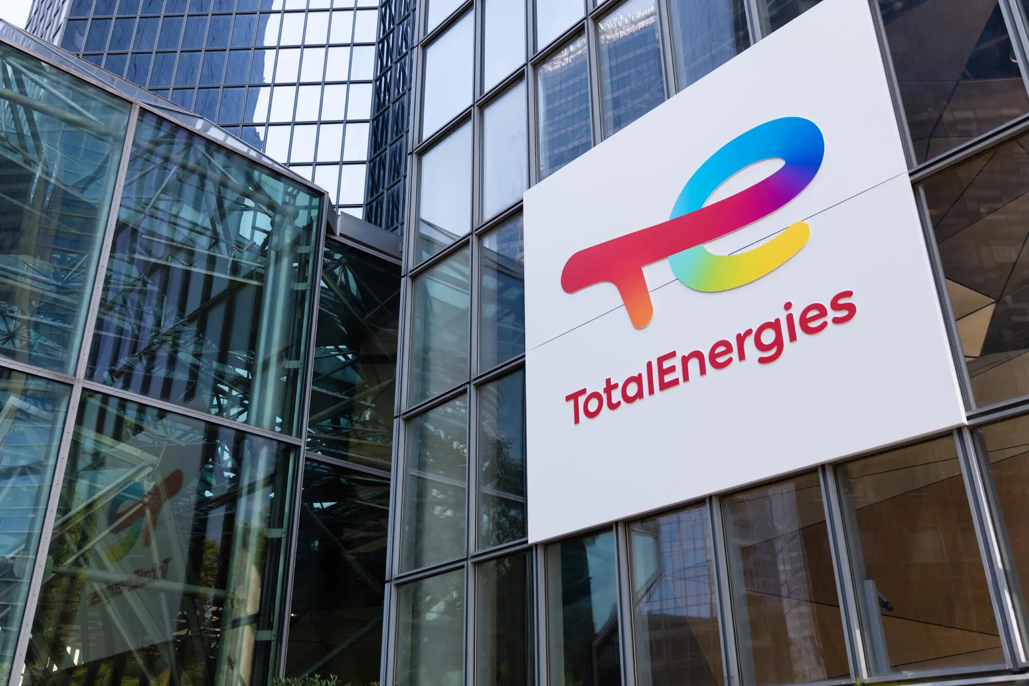 The Couple tower under the new colours of TotalEnergies