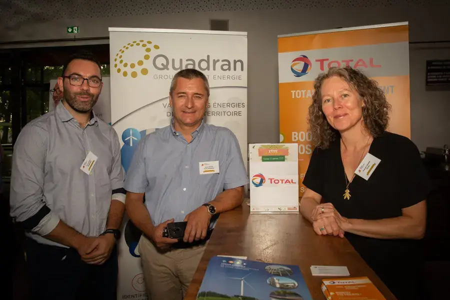Le stand Total, avec Thierry Pujol et David Fort pour Total Quadran et Pascale Chopin pour TDR.