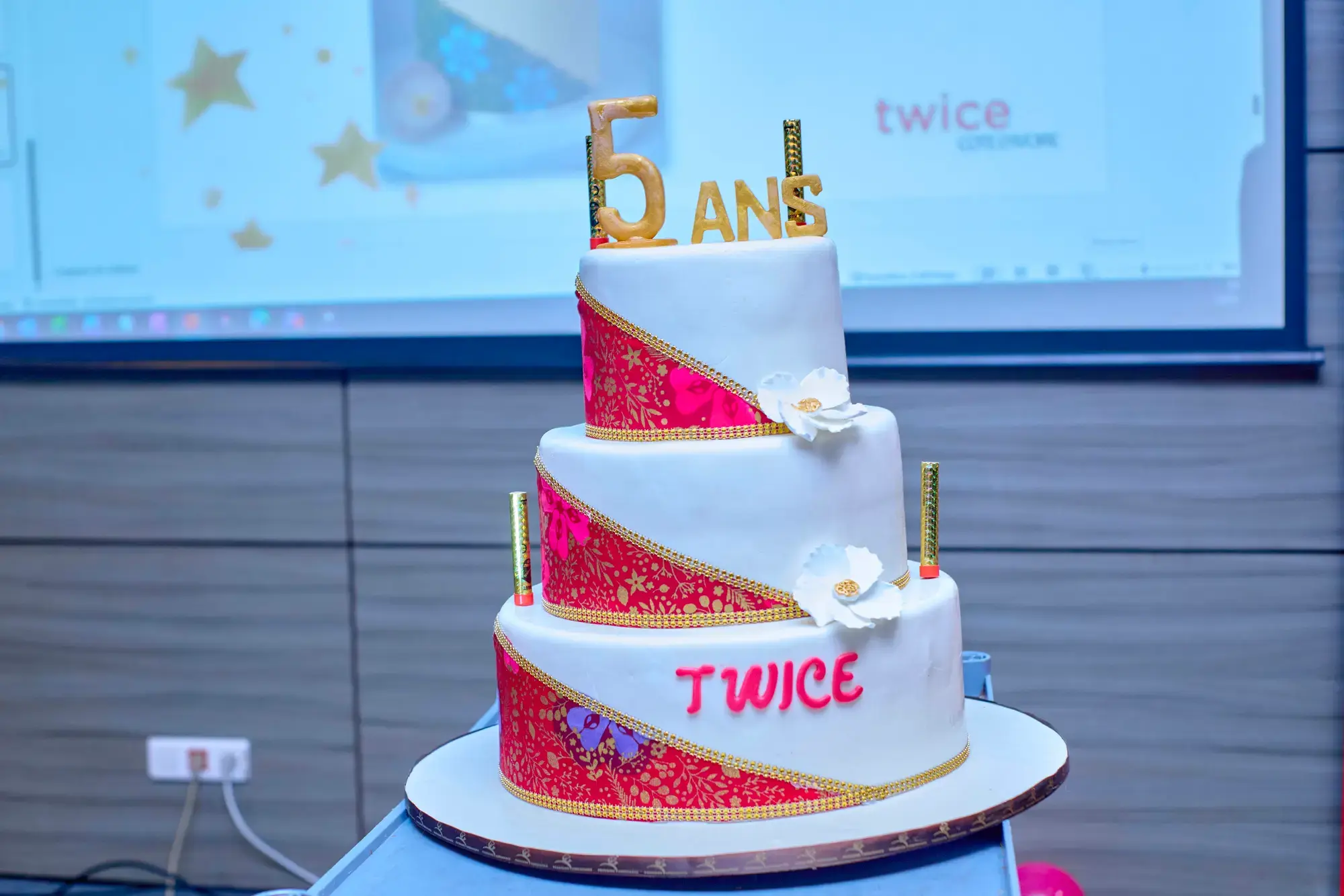 8mars TWICE
