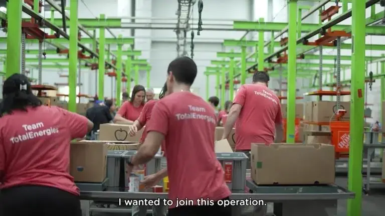 Employees volunteer at Houston's Food Bank