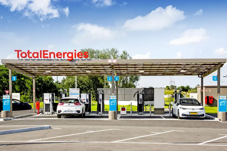 Station-service TotalEnergies Ressons Est