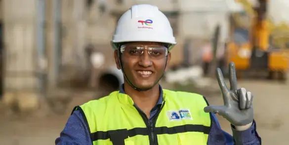 Portrait of a TotalEnergies employee at the LNG terminal