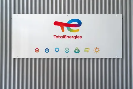 TotalEnergies Logo mit Energien