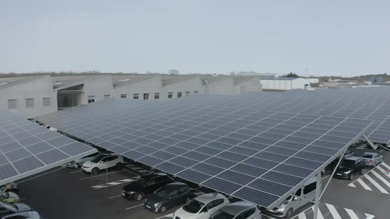 Solarization of the L'Oréal factory in Vichy