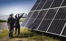 pracovnici-solarna-energia.jpg