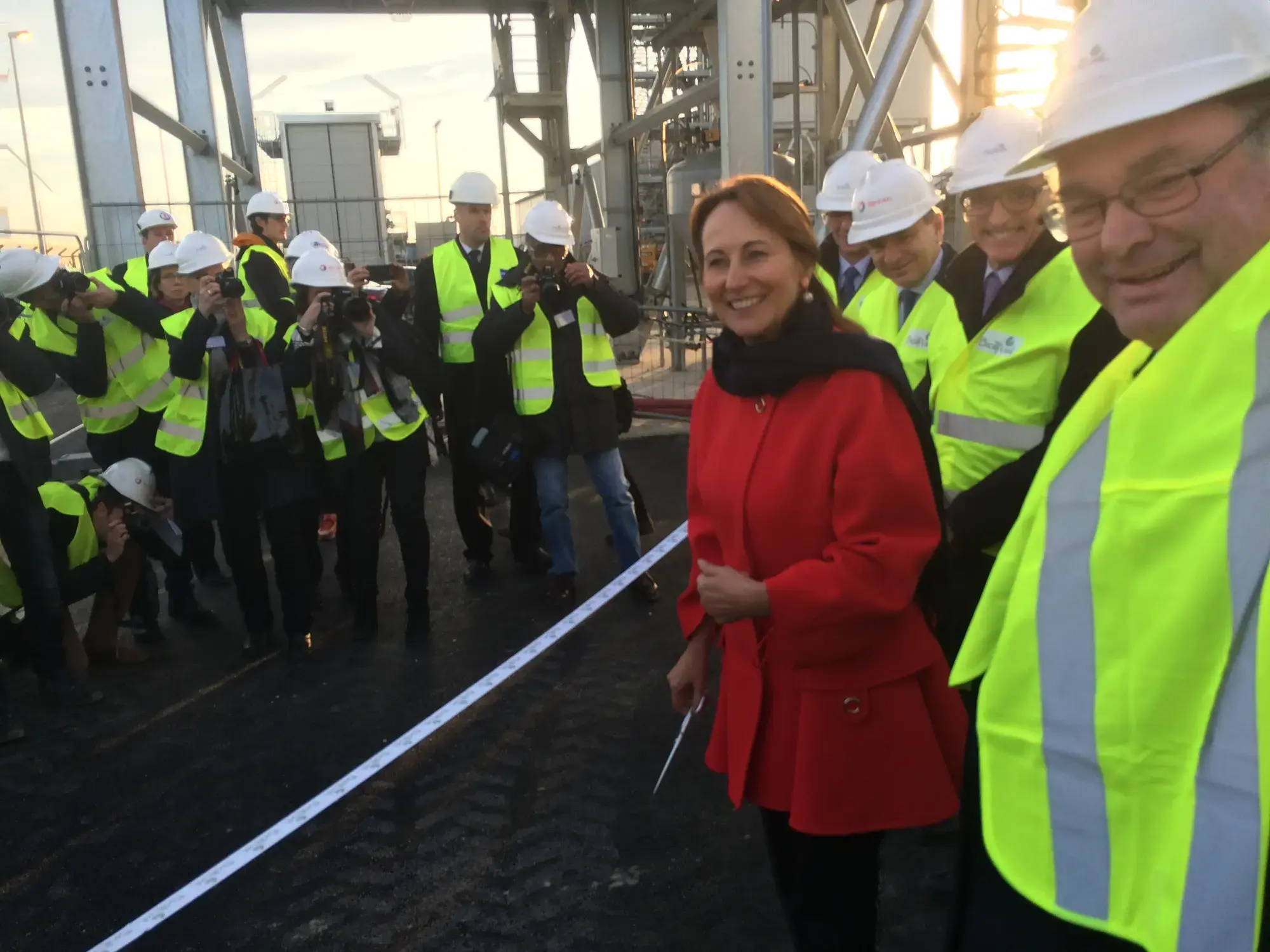 Madame Royal inaugure l‘unité de conversion, en présence de Bernard Pinatel, Directeur Raffinage-Chimie du groupe Total