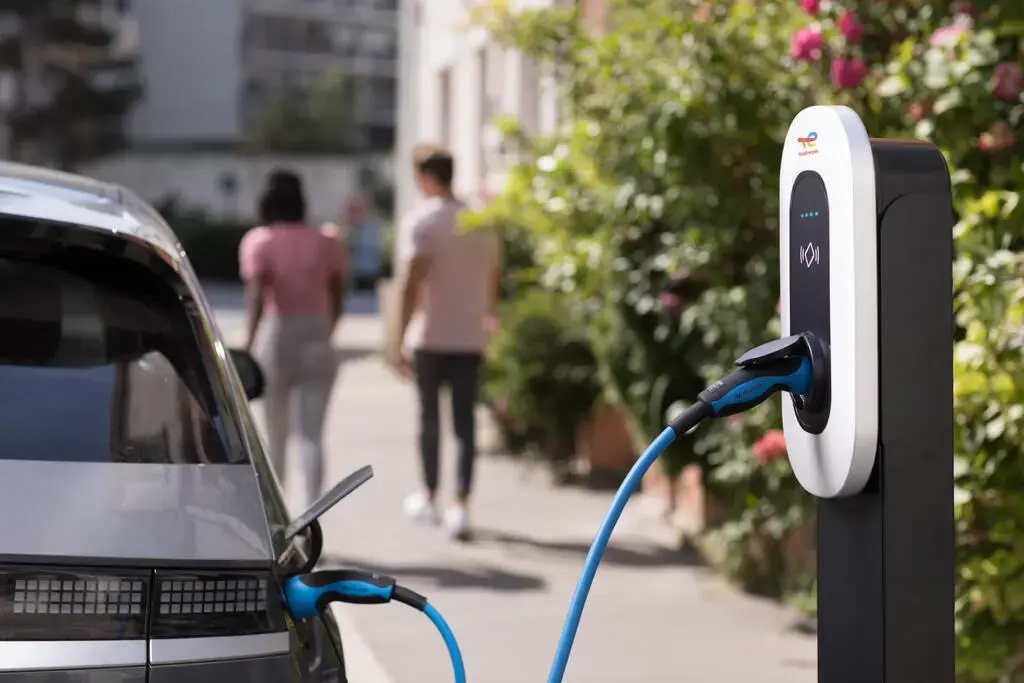 Borne recharge électrique TotalEnergies