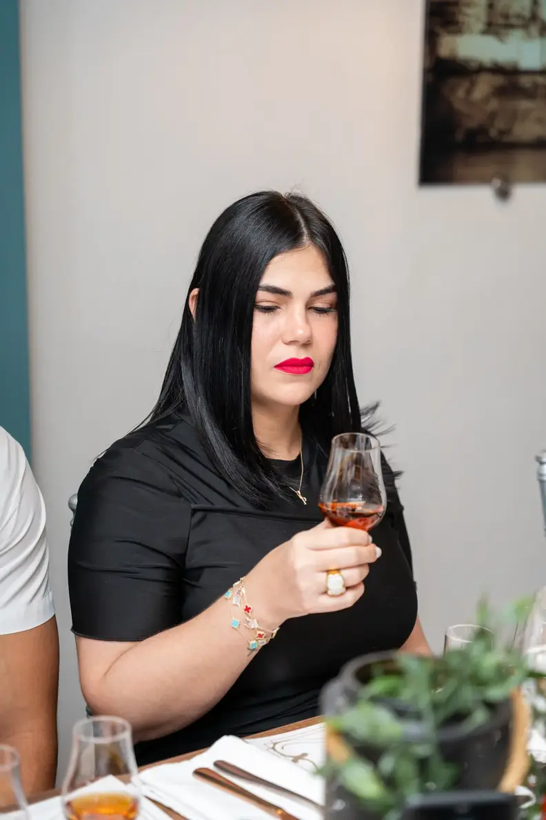 club totalenergies - Cata de Ron en Celebración a los Padres