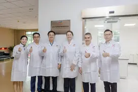group photo at innovation lab