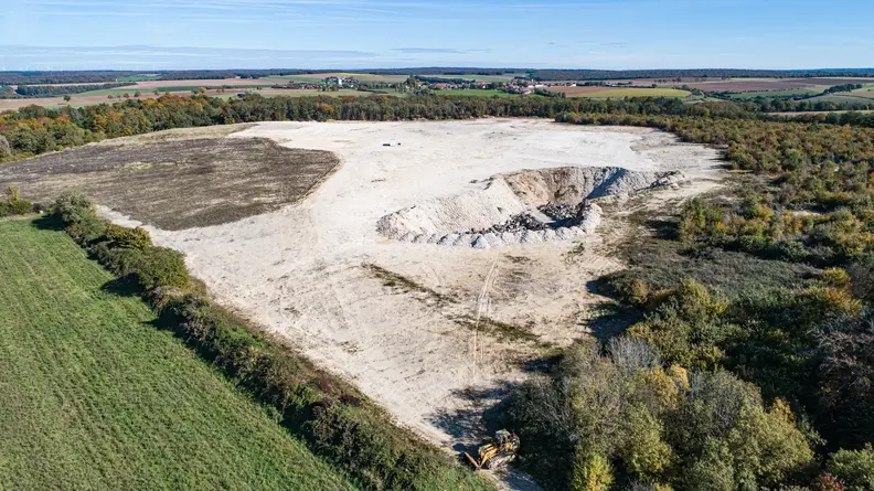 Vue drone de l'ancienne carrière de Chanceaux