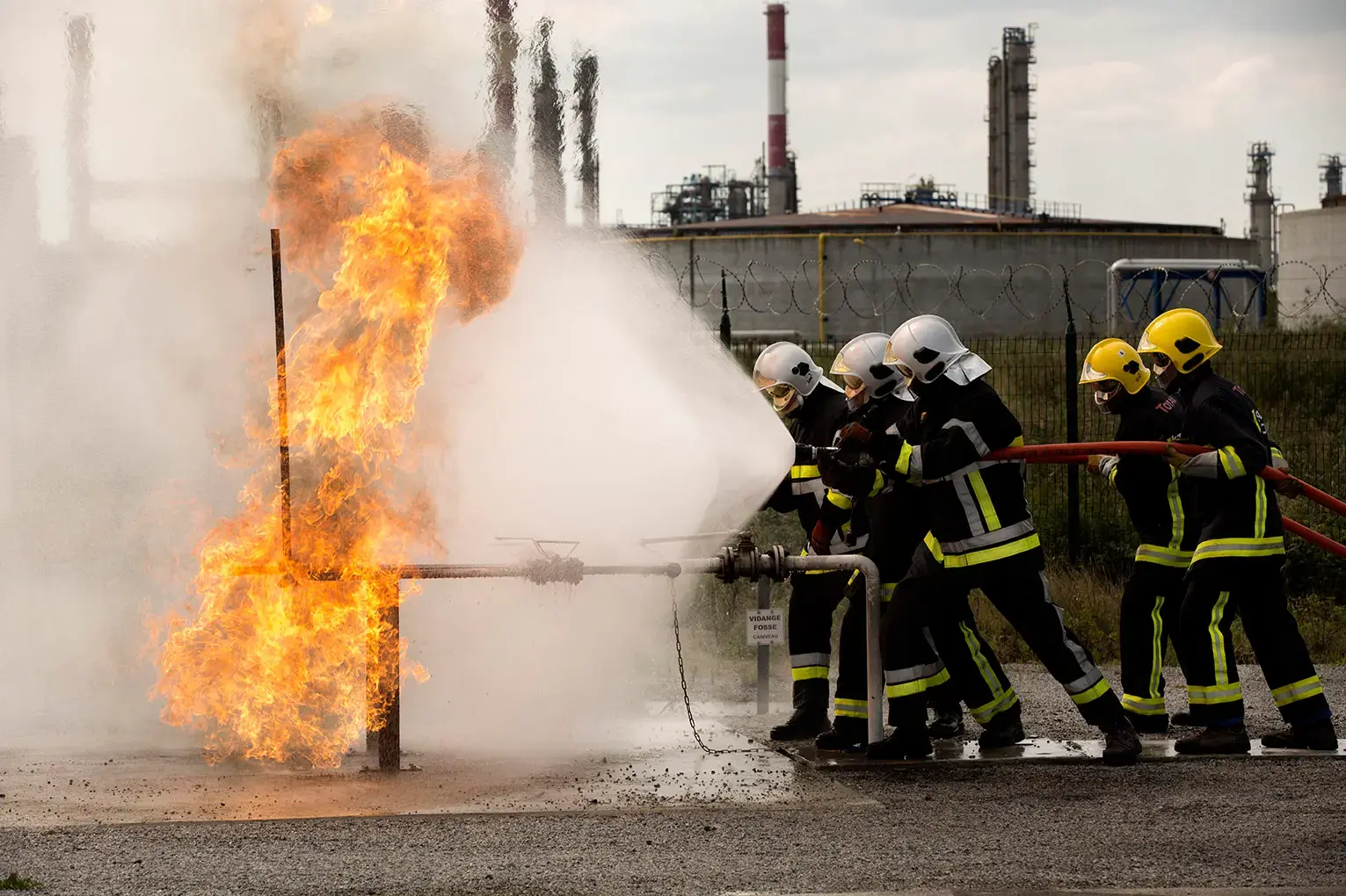 Exercice sur le plateau Ecole à feu de la raffinerie