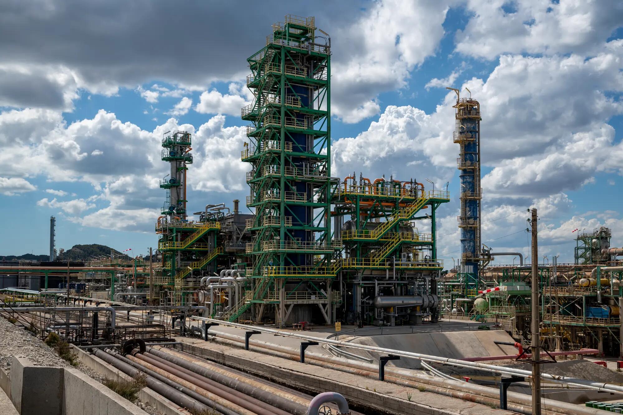 La Mède biorefinery, switched to the new colours of TotalEnergies