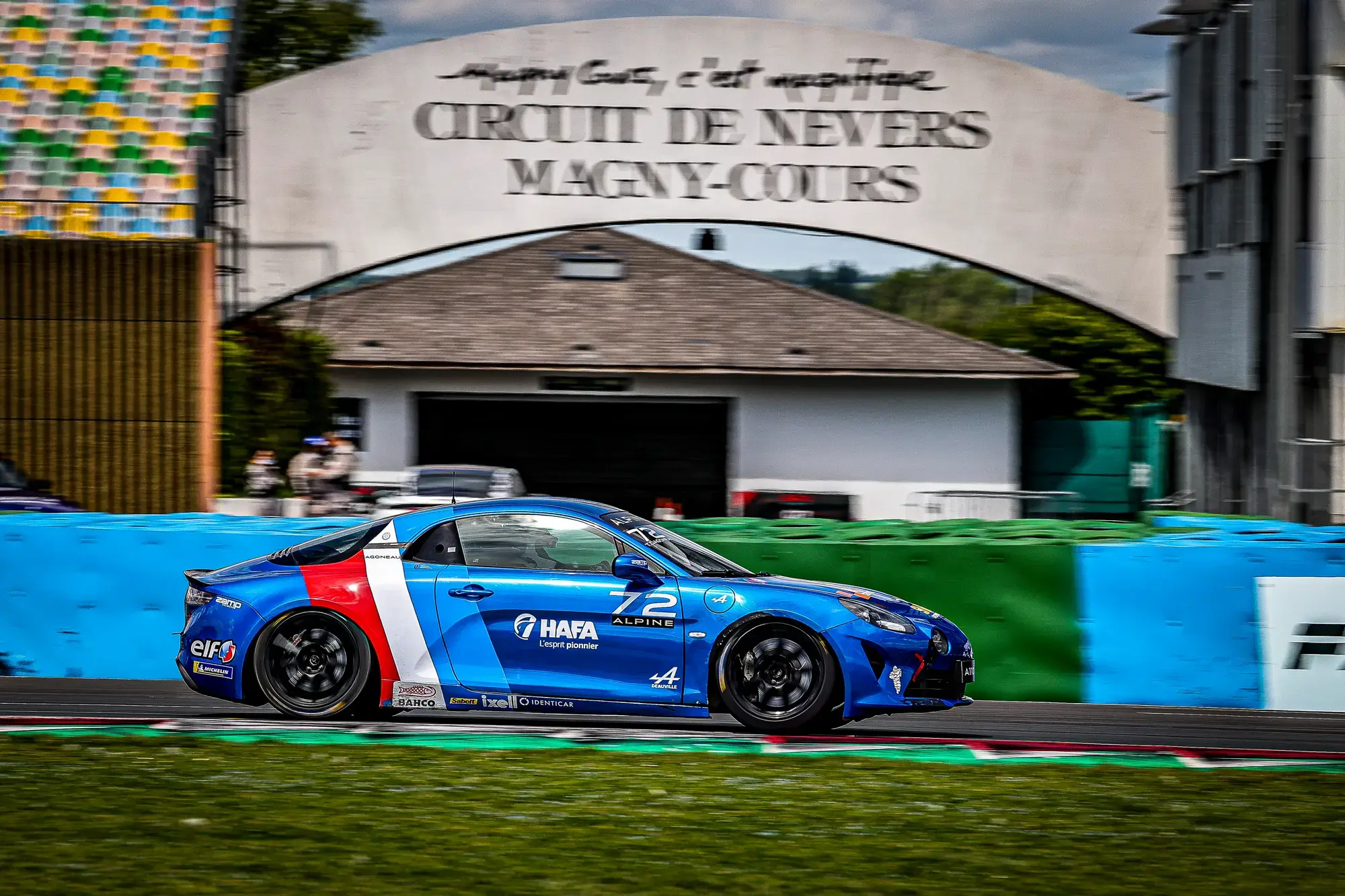 Mela dominates at magny-cours - Alpine ELF Europa cup