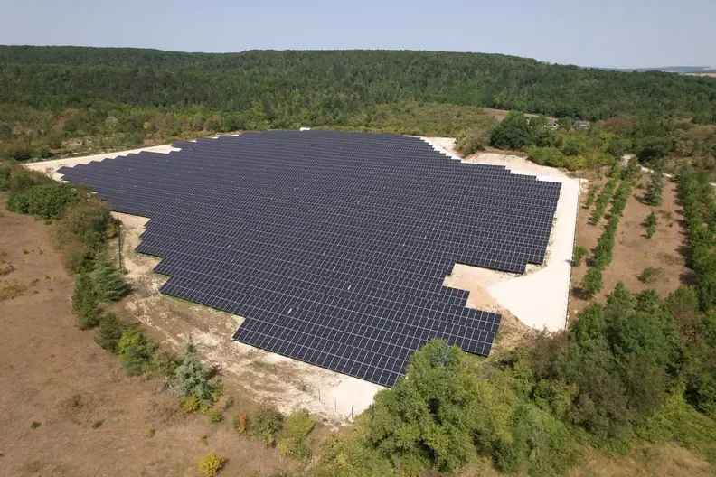 Vue aérienne centrale solaire de Vireaux