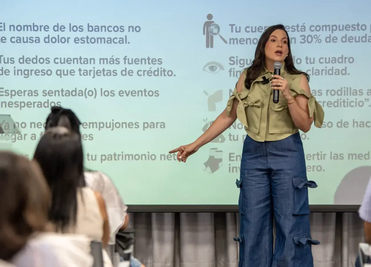 Agosto – Taller de Finanzas Personales con Aura Cruz