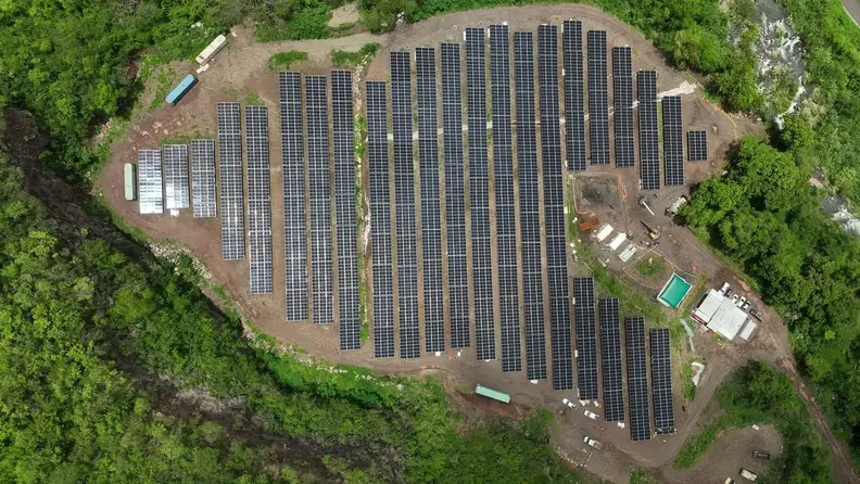 centrale solaire de Beaugendre (Vieux-Habitants)