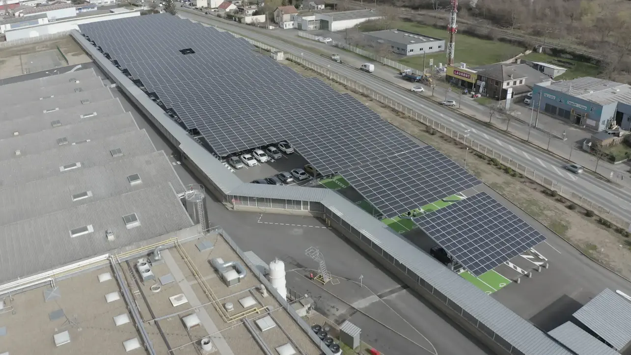 Solarization of the L'Oréal factory in Vichy