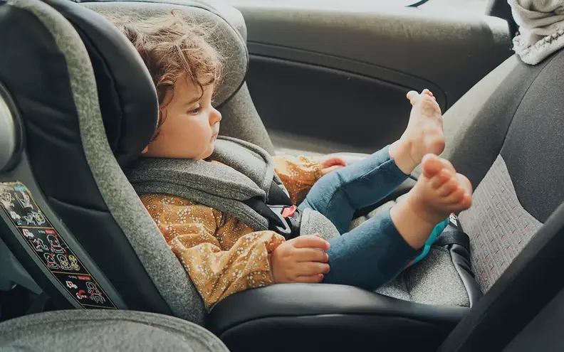 Namestitev otroških sedežev v avto