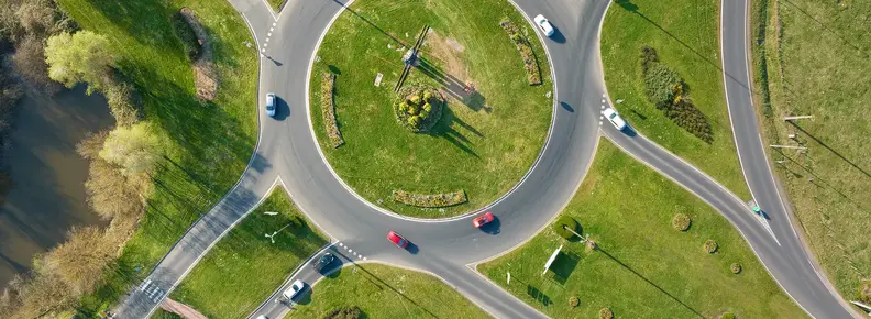 Ali veste kako pravilno voziti v krožišču