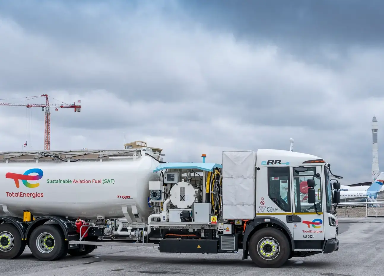 Le Bourget photos - TotalEnergies aviation refuelling