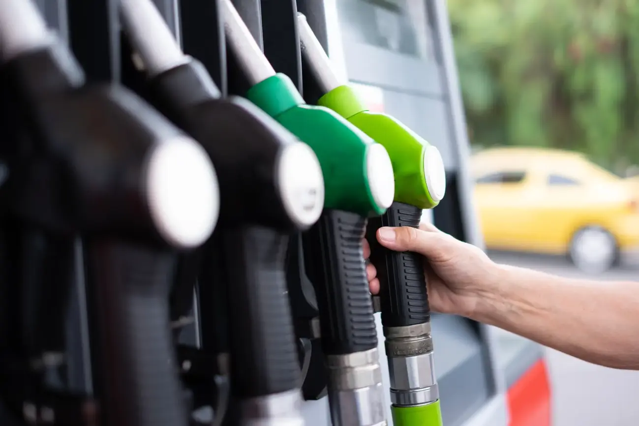 essence et gasoline